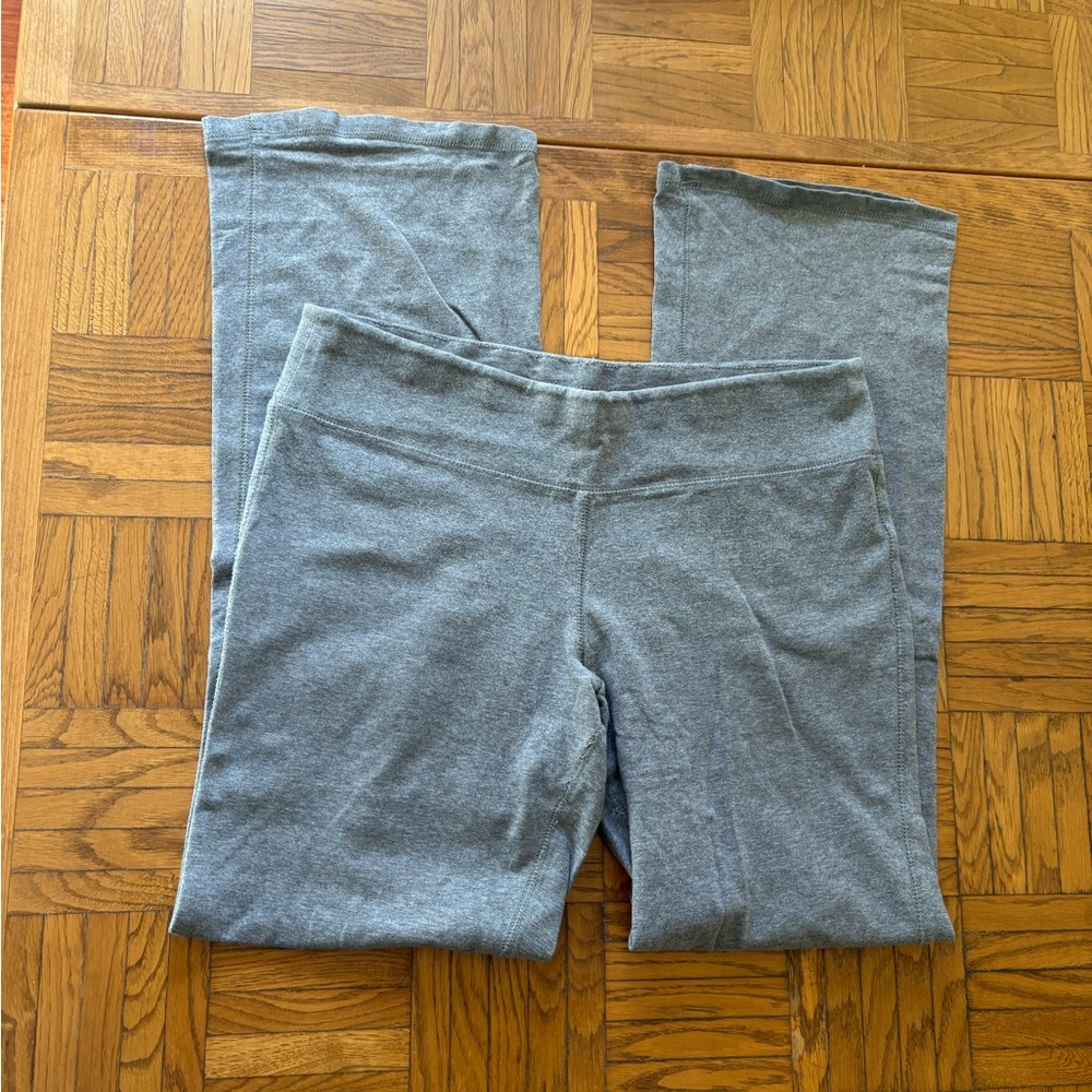 New York and Company low rise flared leggings